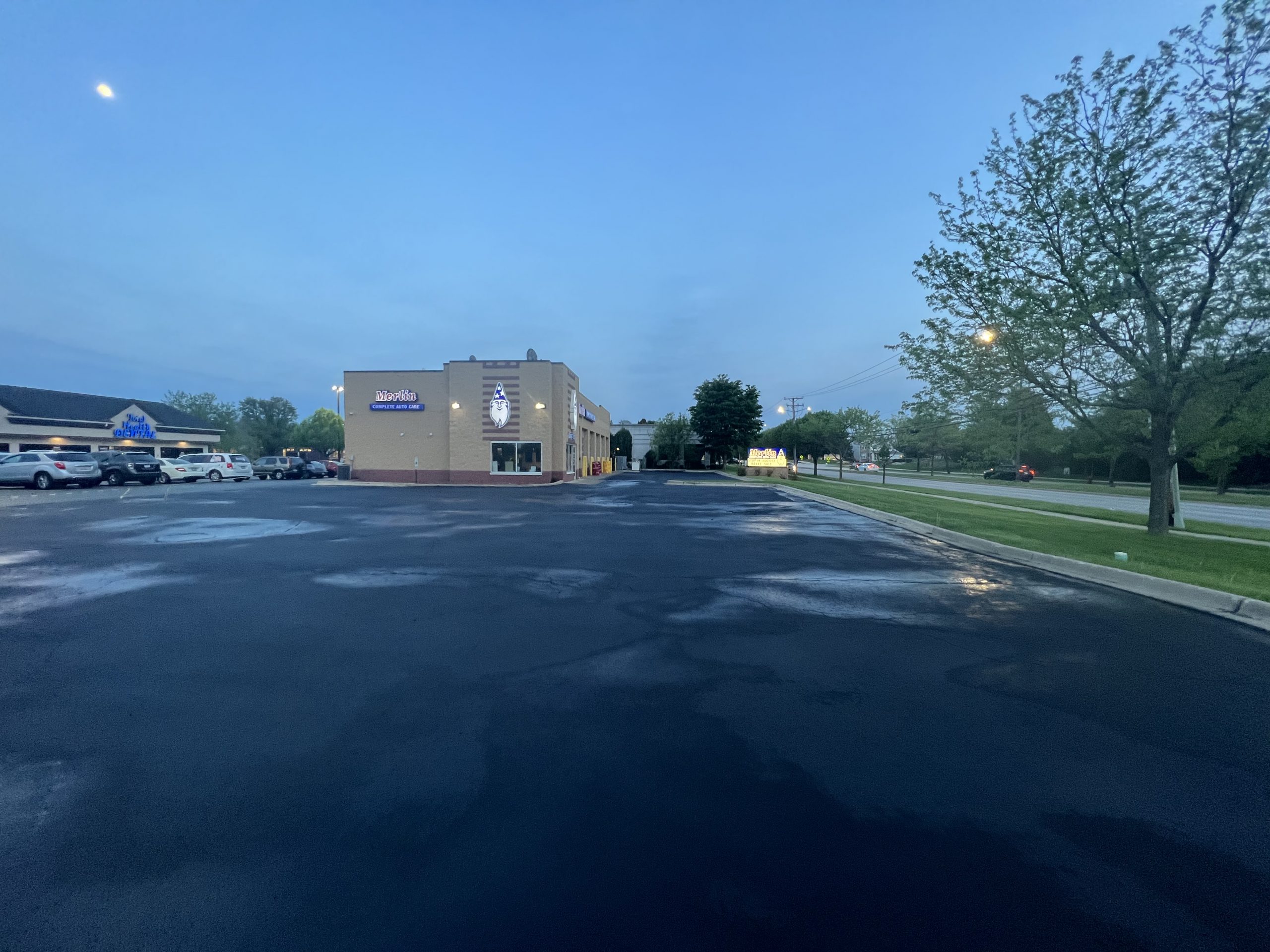 Commercial parking lot sealcoating in Naperville Illinois